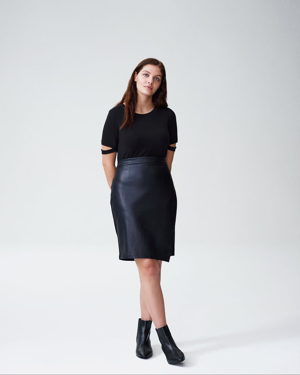 Cutaway Sleeve Tee - Black