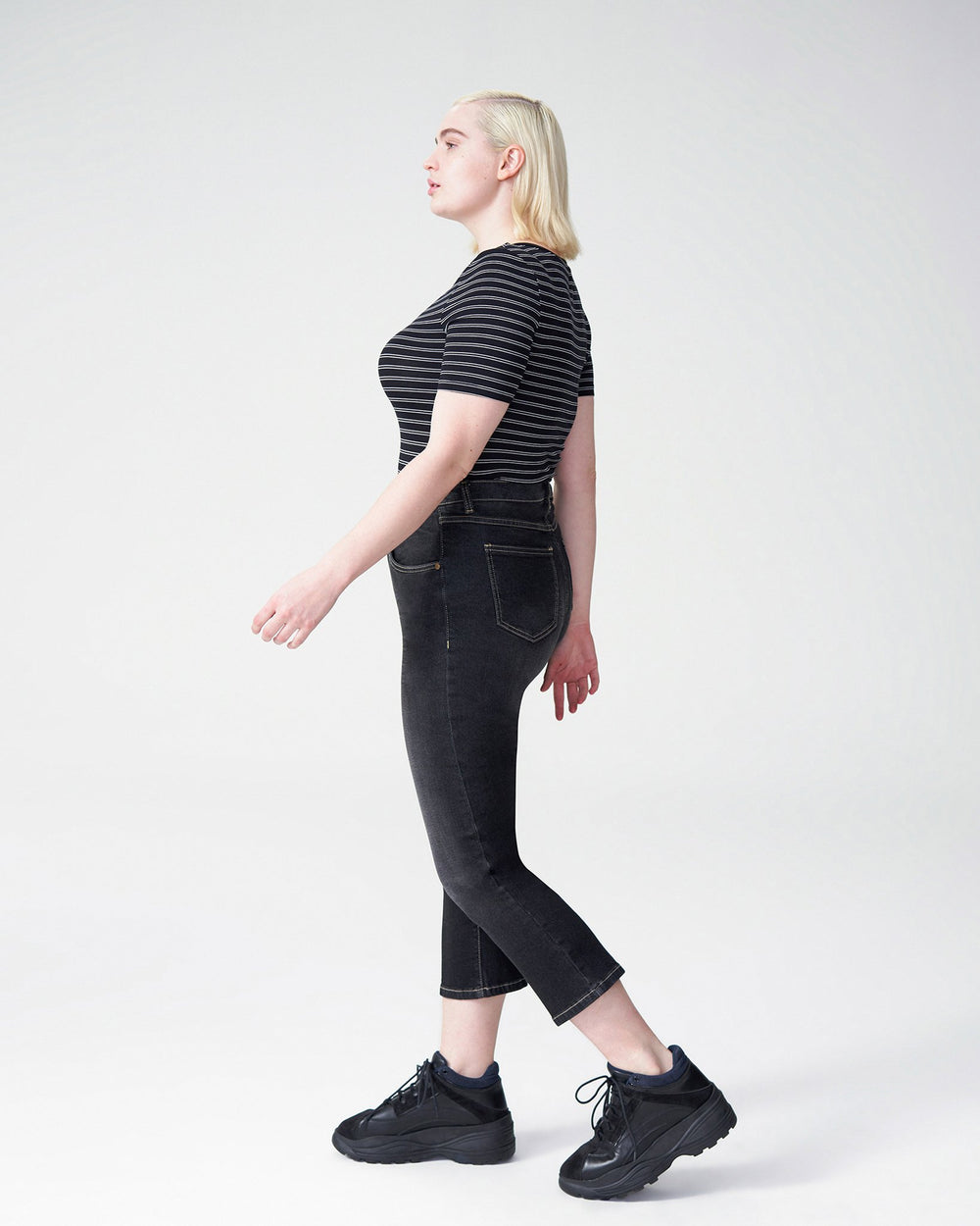 Slight Flare Cropped Jeans - Distressed Black