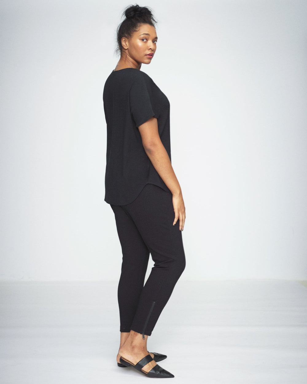 Mackaya Luxe Twill Knot Top - Black