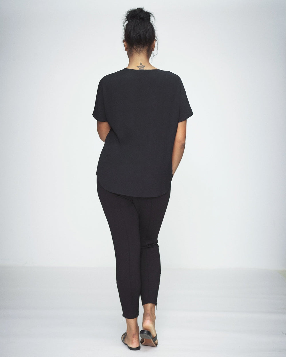 Mackaya Luxe Twill Knot Top - Black