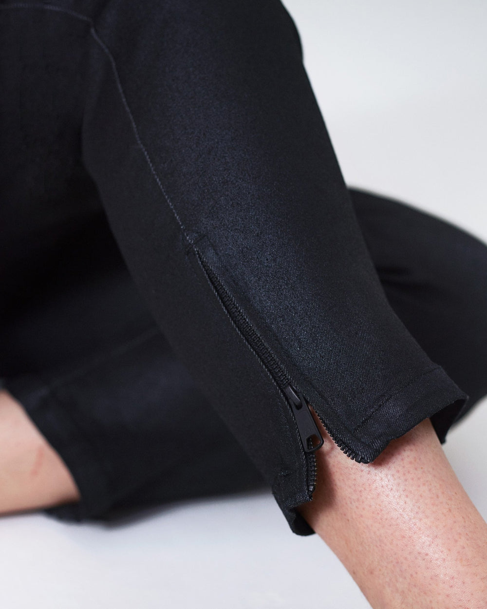 Meuse Resin Jeans 27 inch - Black