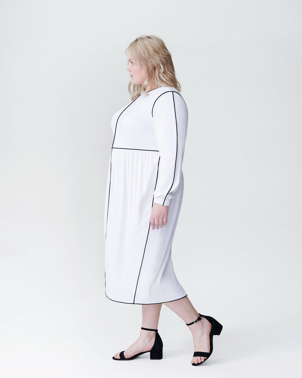 Arga Outline Dress - White