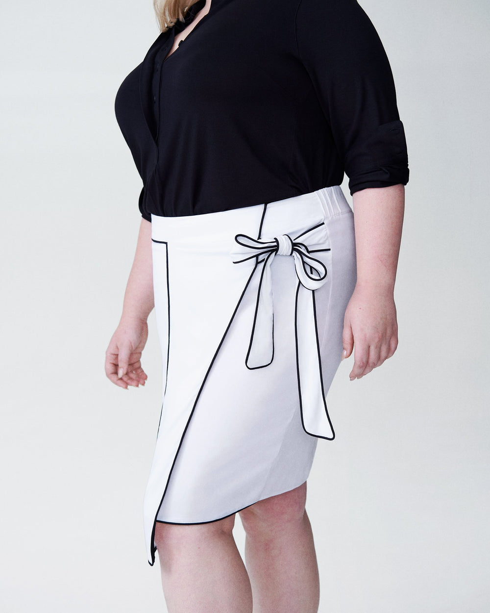 Navia Outline Wrap Skirt - White