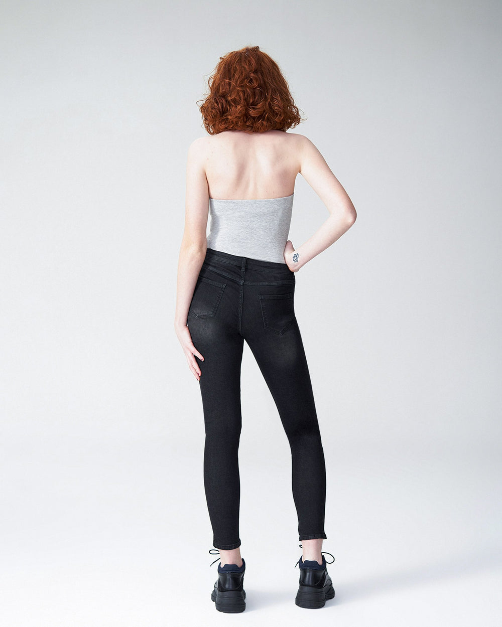 Seine Mid Rise Jeans 32 Inch - Distressed Black