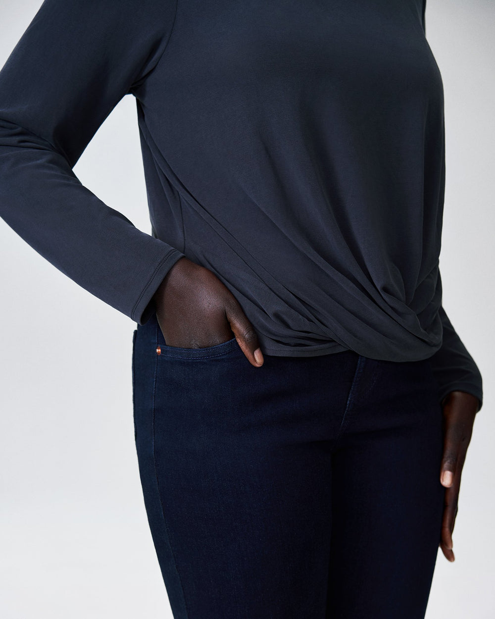 Este Long Sleeve Knot Tee - Black