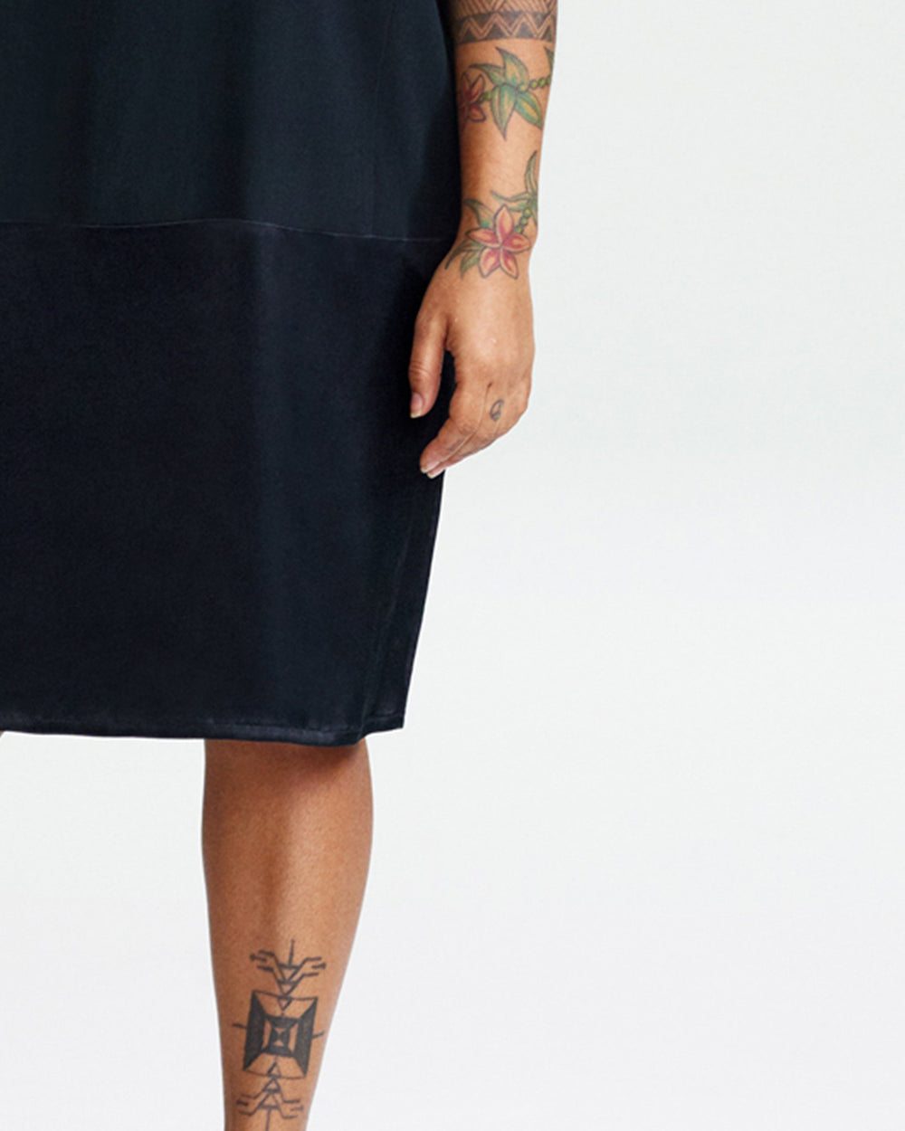 Petite Avenir Dress - Black